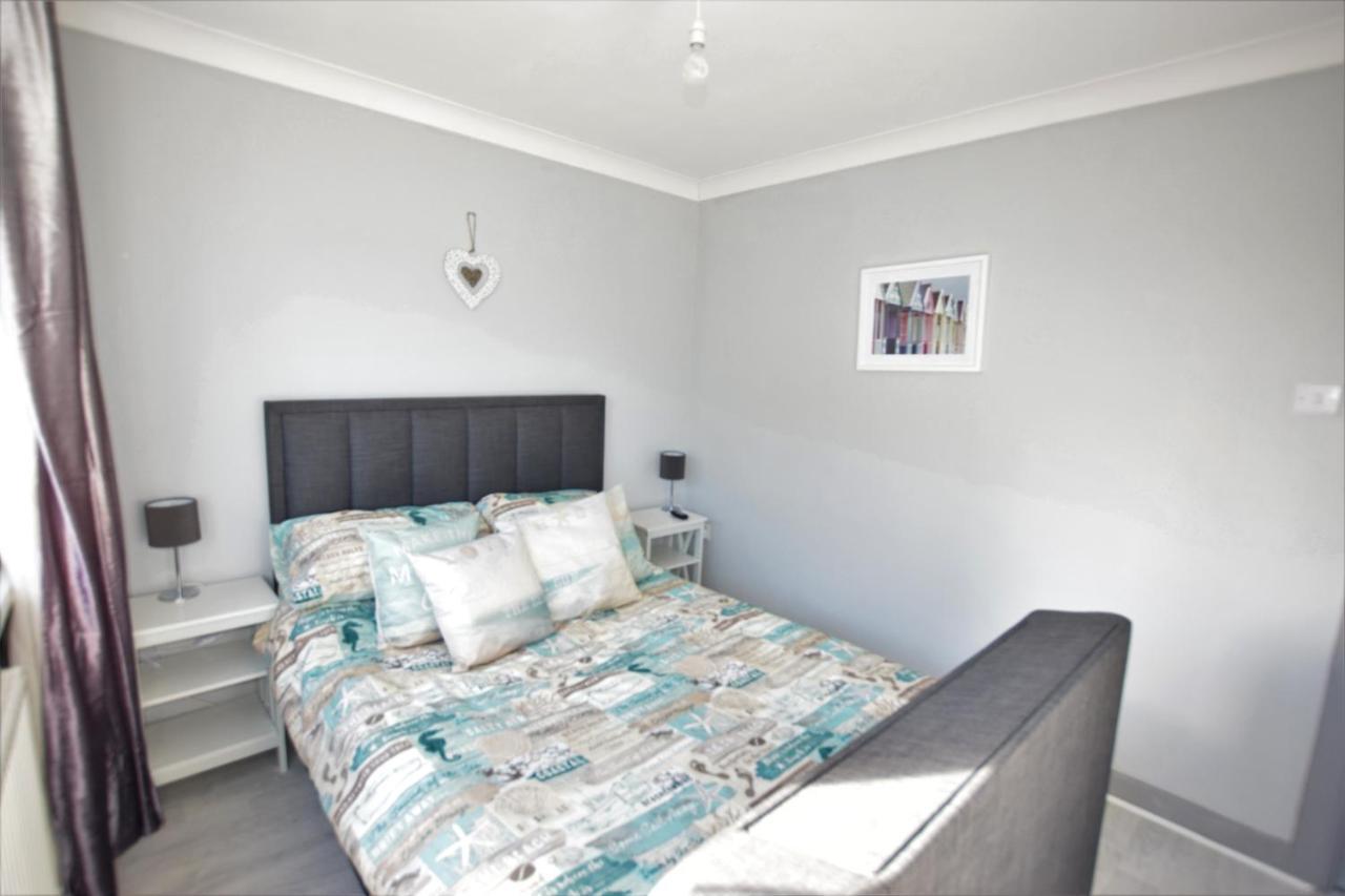 1 Bedroom Holiday Let In The Heart Of West Wales Carmarthen Exterior photo