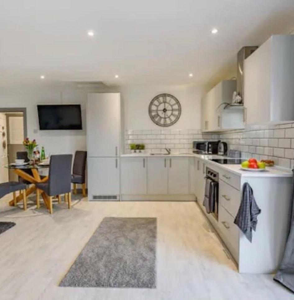 1 Bedroom Holiday Let In The Heart Of West Wales Carmarthen Exterior photo