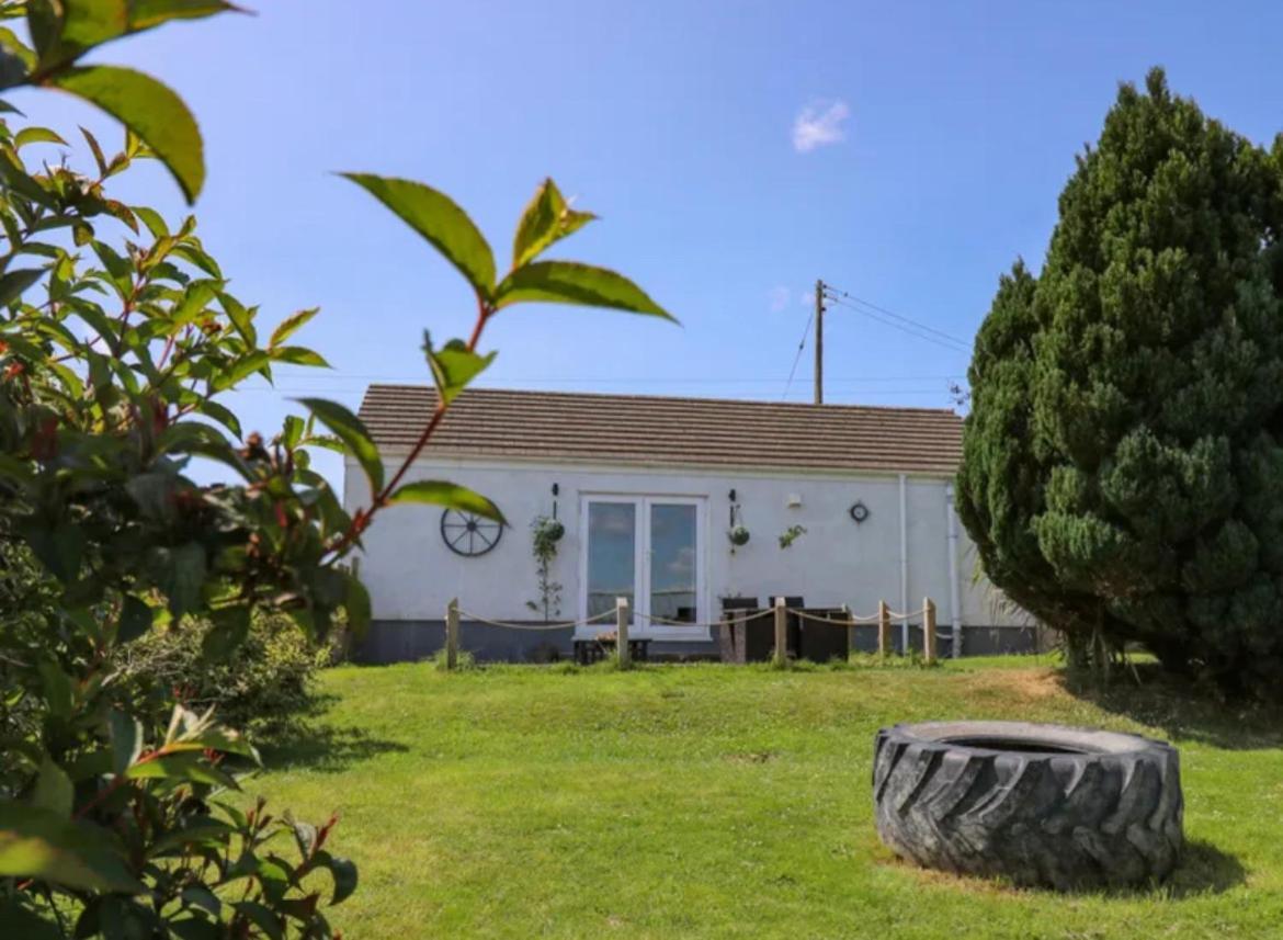 1 Bedroom Holiday Let In The Heart Of West Wales Carmarthen Exterior photo